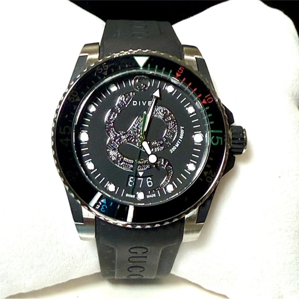 GUCCI Dive Dragon Date Designer Sports Mens Black Dial Watch